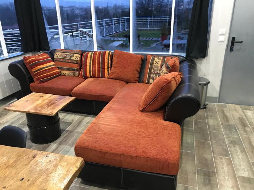 Best Price #3 "La Serre" X4 People Orchamps-Vennes Exterior foto